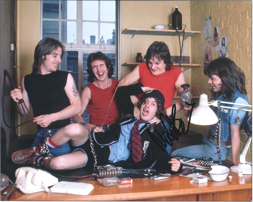 Autogramm Rock (AUS) | AC/DC | 1976 Foto (Gruppenbild Color XL) + AG Mark Evans