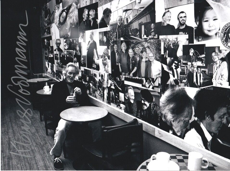 Autogramm Rock | Klaus VOORMANN | 2010er Foto (Portrait SW XL) Wall Of Fame Beatles