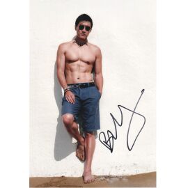 Autogramm Film (USA) | Brian YANG | 2010er Foto (Portrait Color XL) Topless