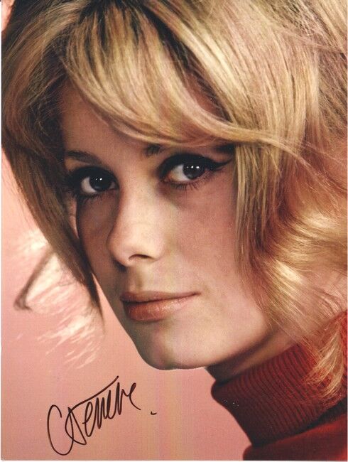 Autogramm Film (FR) | Catherine DENEUVE | 1968 Foto (Portrait Color XM)