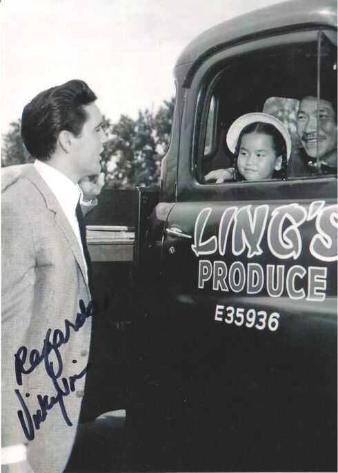 Autogramm Film (USA) | Vicky TIU | 1963 Foto (Filmszene SW XM) Elvis Presley KINDERSTAR