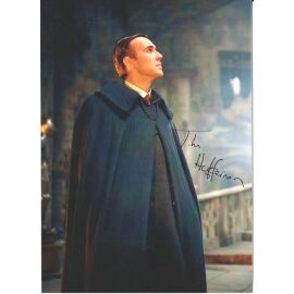 Autogramm Film (UK) | John HEFFERNAN | 2022 Foto (Filmszene Color XM) "Becoming Elizabeth"