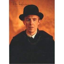 Autogramm Film (UK) | John HEFFERNAN | 2024 Foto (Filmszene Color XM) "Gentleman Moscow" 1