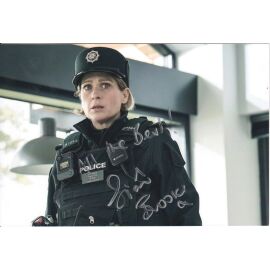 Autogramm Film (UK) | Sian BROOKE | 2023 Foto (Filmszene Color XM) "Blue Lights"
