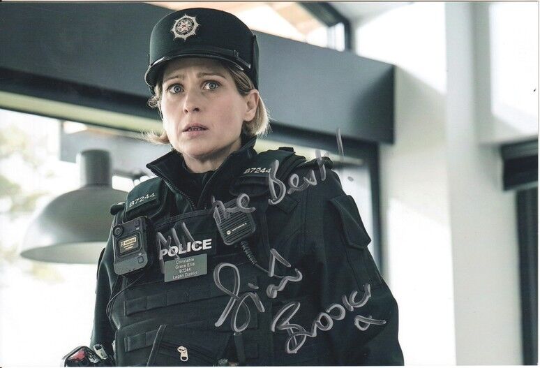 Autogramm Film (UK) | Sian BROOKE | 2023 Foto (Filmszene Color XM) "Blue Lights"