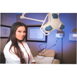 Autogramm TV / YouTube (USA) | Sandra LEE | 2020er Foto (Portrait Color XM) "Dr. Pimple Popper" 2