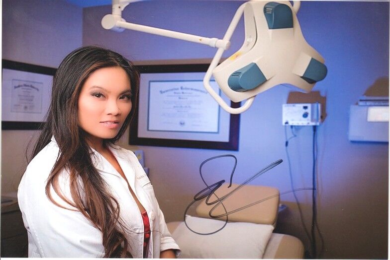 Autogramm TV / YouTube (USA) | Sandra LEE | 2020er Foto (Portrait Color XM) "Dr. Pimple Popper" 2
