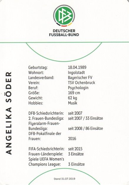Autogramm Fussball | Schiedsrichter | 2019 Dekra | Angelika SÖDER