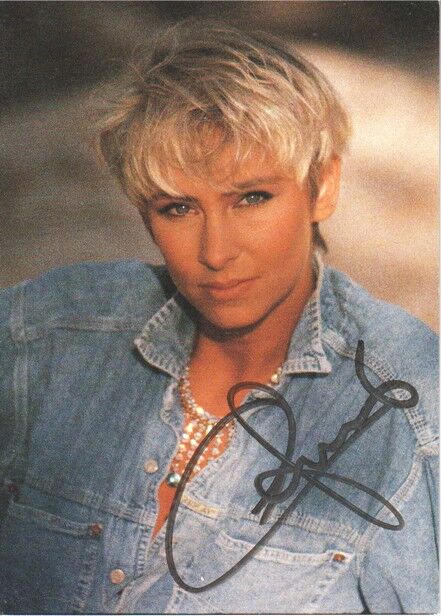Autogramm Schlager | Claudia JUNG | 1990er (Portrait Color MAGO)