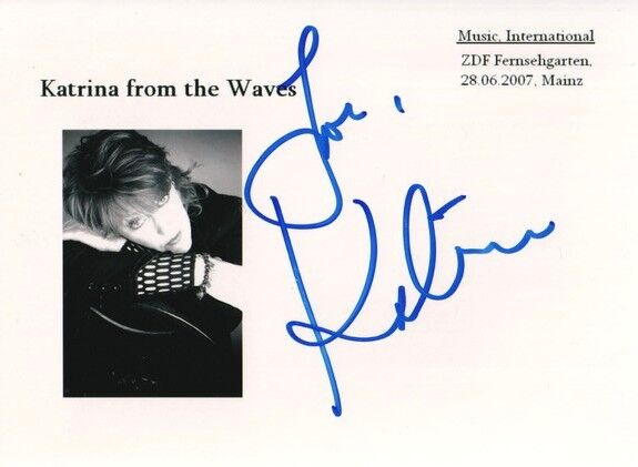 Autogramm Rock (UK) | Katrina LESKANICH | 2000er Foto (Portrait SW)