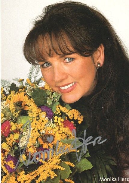 Autogramm Schlager | Monika HERZ | 1990er (Portrait Color)