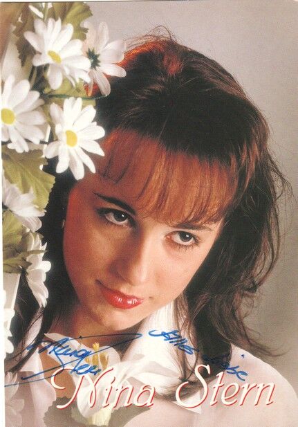 Autogramm Schlager | Nina STERN | 1997 "Herz Aus Gold" (Portrait Color Ampel)