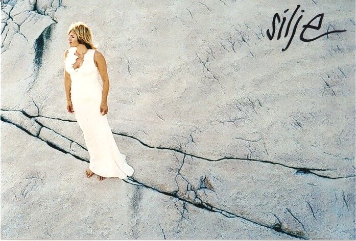 Autogramm Jazz (NOR) | Silje NERGAARD | 2000er Foto (Portrait Color)