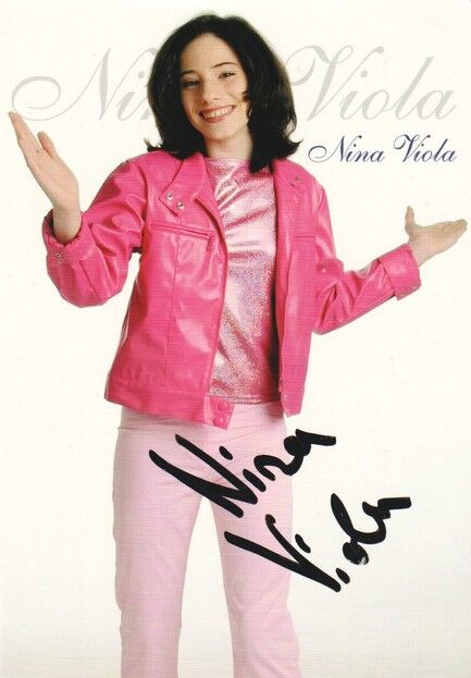 Autogramm Schlager | Nina VIOLA | 2002 "Jung Frech Fröhlich" (Portrait Color Aneri)