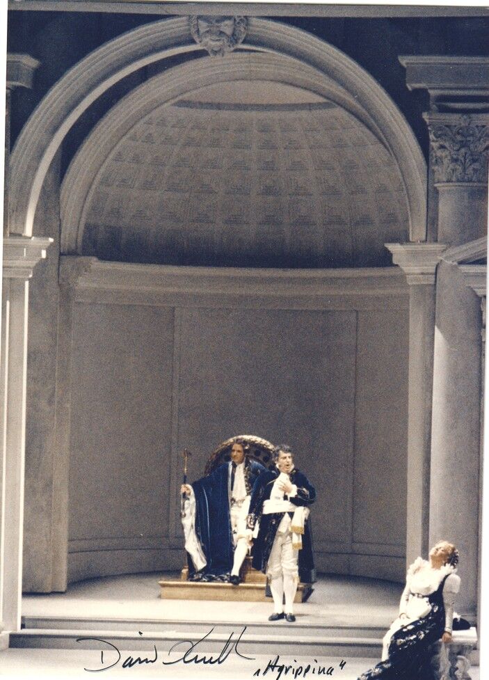 Autogramm Klassik (USA) | David KUEBLER | 1980er Foto (Bühnenszene Color) Agrippina