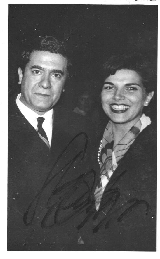 Autogramm Klassik (ITA) | Giuseppe DI STEFANO | 1960er (Portrait SW mit Frau)