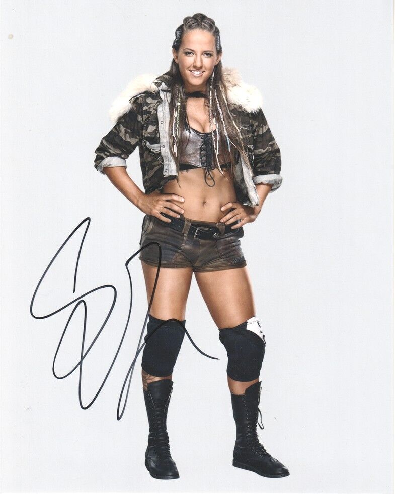 Autogramm Wrestling | Sarah LOGAN | 2010er Foto (Portrait Color XL)