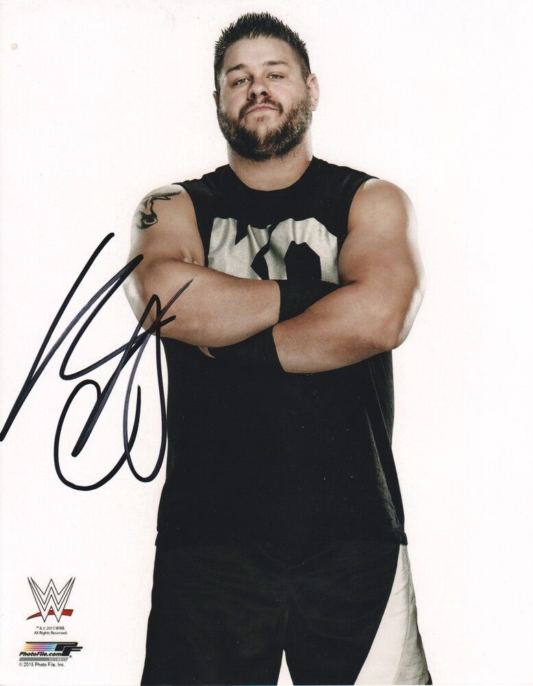Autogramm Wrestling | Kevin OWENS | 2015 Foto (Portrait Color XL) 2
