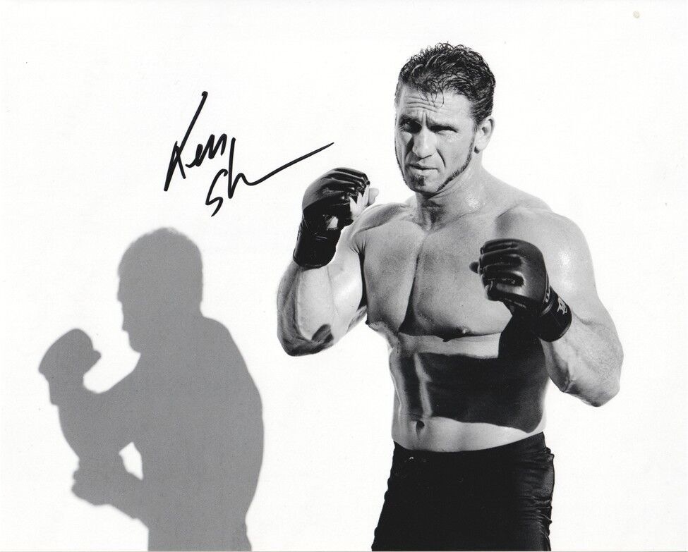 Autogramm Wrestling | Ken SHAMROCK | 1990er Foto (Portrait SW XL)