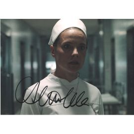 Autogramm Schauspieler | Anne RATTE-POLLE | 2017 Foto (Filmszene Color XL) "Dark"