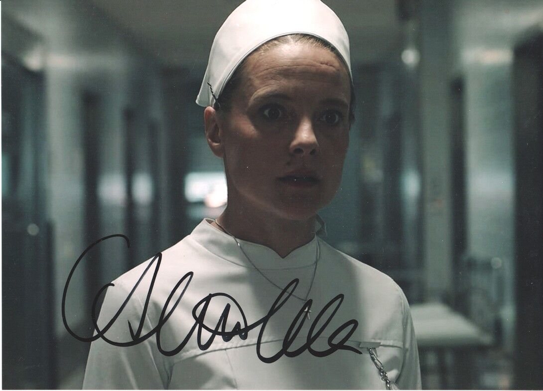 Autogramm Schauspieler | Anne RATTE-POLLE | 2017 Foto (Filmszene Color XL) "Dark"