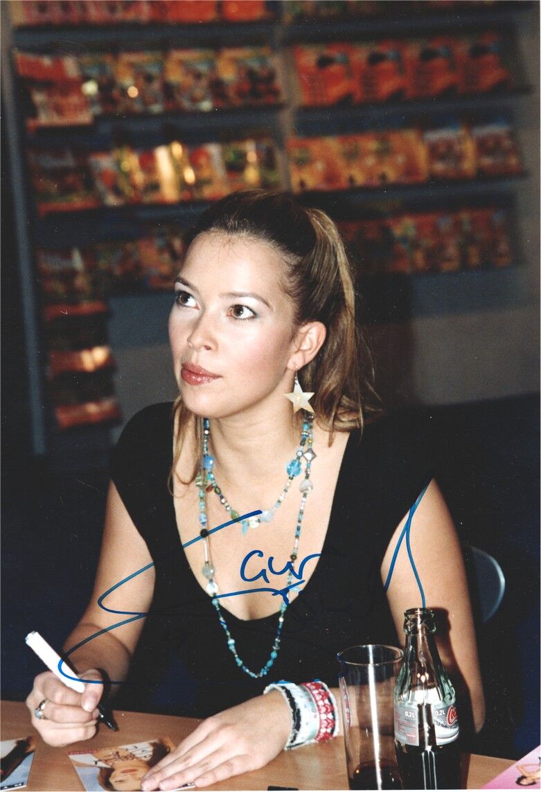 Autogramm Schauspieler | Laura OSSWALD | 2010er Foto (Portrait Color XL) 2