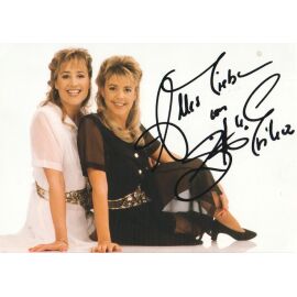 Autogramme Volksmusik | GITTI & ERIKA | 1996 "Ich Hab Dich Lieb" (Portrait Color)