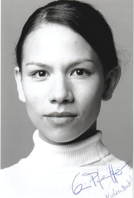 Autogramm Schauspieler | Kim PFEIFFER | 2000er Foto (Portrait SW Absolut)