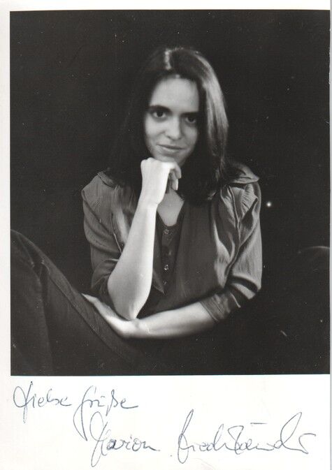 Autogramm Schauspieler | Marion MARTIENZEN | 1980er (Portrait SW)