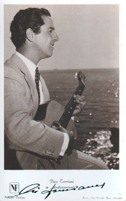 Autogramm Schlager | Vico TORRIANI | 1953 "Strassenserenade" (Portrait SW Kolibri)