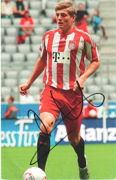 Autogramm Fussball | FC Bayern München | 2010 | Toni KROOS (Spielszene)