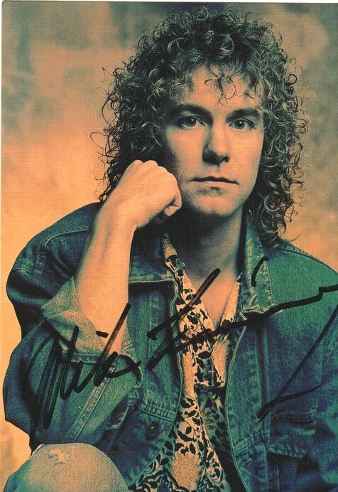 Autogramm Pop | Mike LINNEY | 1990 "Turn The Music On" (Portrait Color BMG)