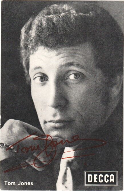Autogramm Pop (UK) | Tom JONES | 1970er Druck (Portrait SW Decca)