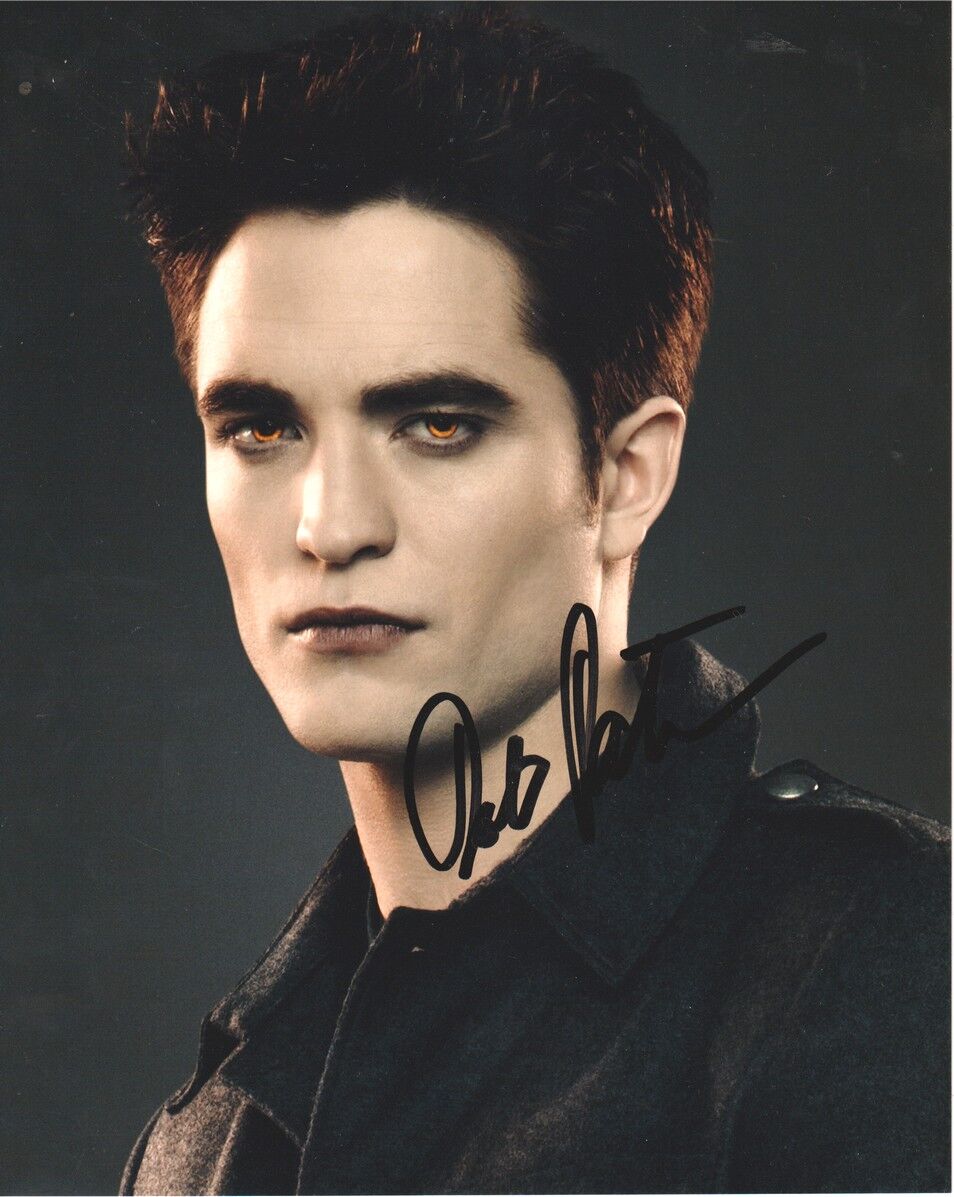 Autogramm Film (UK) | Robert PATTINSON | 2010er Foto "Twilight" (Portrait Color XL)