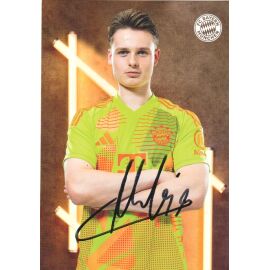 Autogramm Fussball | FC Bayern München | 2024 | Jonas URBIG