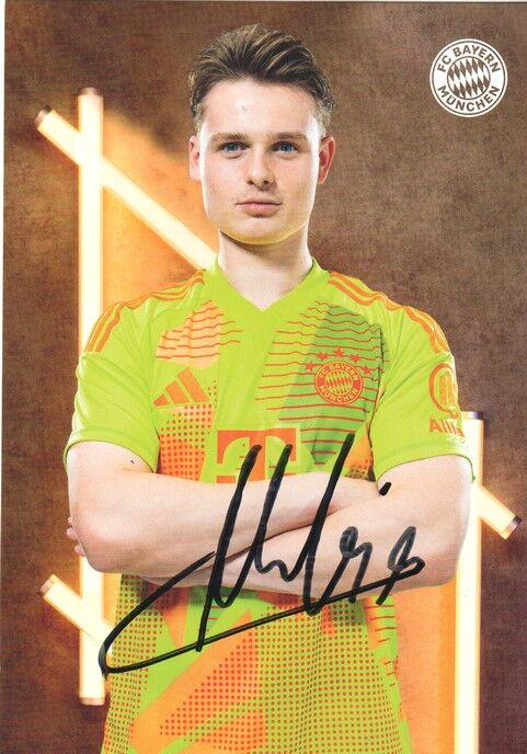 Autogramm Fussball | FC Bayern München | 2024 | Jonas URBIG