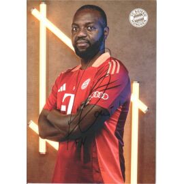 Autogramm Fussball | FC Bayern München | 2024 | Floribert NGALULA