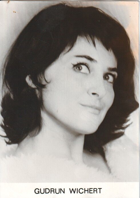 Autogramm Schauspieler | Gudrun WICHERT | 1960er (Portrait SW)