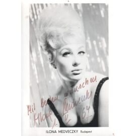 Autogramm Film (HUN) | Ilona MEDVECZKY | 1960er (Portrait SW)