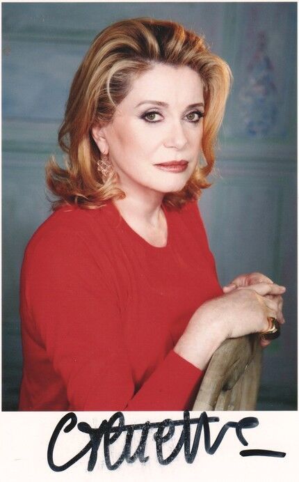 Autogramm Film (FRA) | Catherine DENEUVE | 2000er Foto (Portrait Color)
