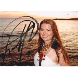 Autogramm Violine (CAN) | Lara ST. JOHN | 2000er Foto (Portrait Color)