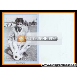 Autogramm Fussball | TSV 1860 München | 1960er Retro | Manfred WAGNER (sitzend mit Ball)