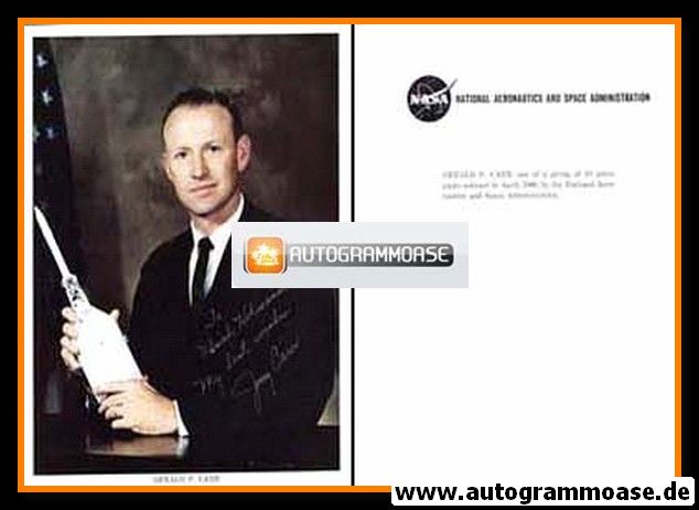 Autogramm Raumfahrt (NASA) | Gerald P. CARR | 1966 (Portrait Color XL)