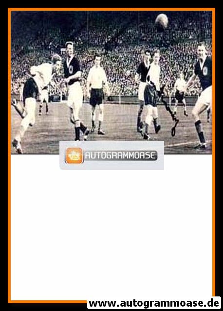 Autogramm Fussball | England | 1950er Foto | Tom FINNEY (Spielszene Schottland)