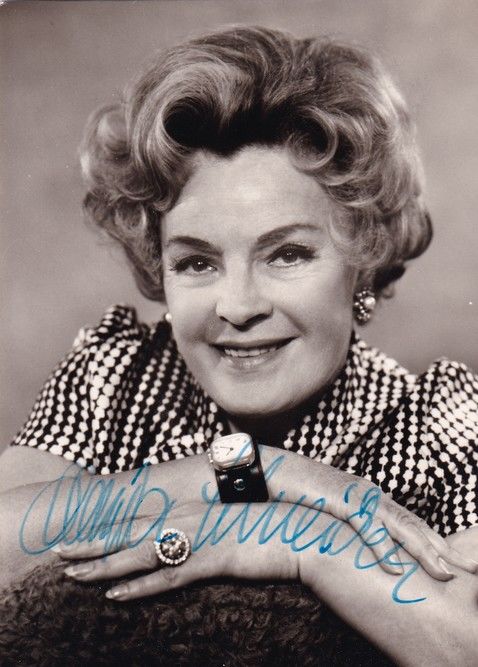 Autogramm Schauspieler | Magda SCHNEIDER | 1980er (Portrait SW) Estorff