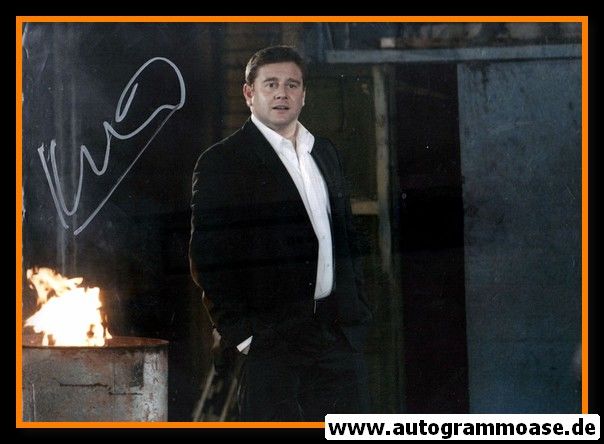 Autogramm Film (UK) | Kai OWEN | 2010er Foto "Torchwood" 1
