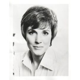 Autogramm Film (UK) | Julie ANDREWS | 1970er Foto (Portrait SW)