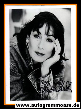 Autogramm Film (USA) | Anjelica HUSTON | 1990er Foto (Portrait SW)