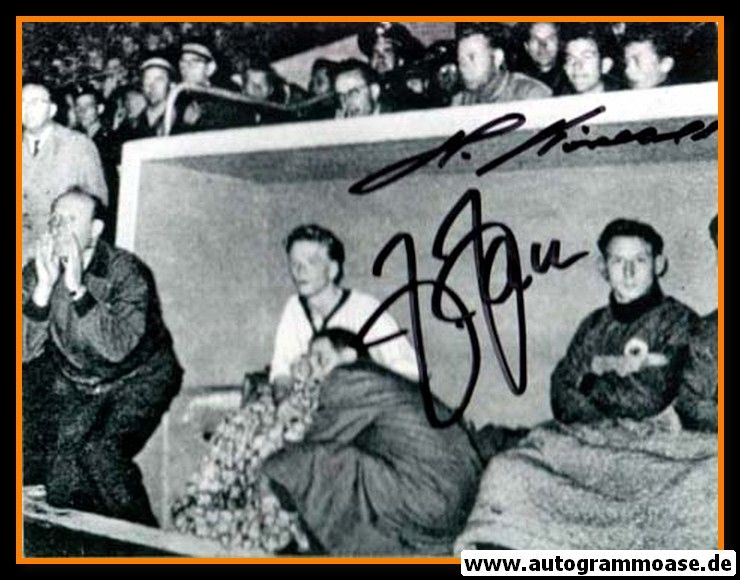 Autogramme Fussball | DFB | 1958 Foto | Heinz KÖRDELL + Helmut HALLER (Ersatzbank Dänemark)