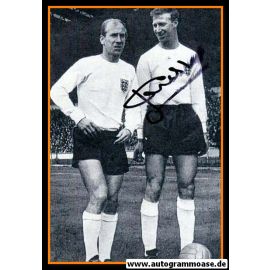 Autogramm Fussball | England | 1969 Foto | Jack CHARLTON (Spiel Wales mit Bobby)